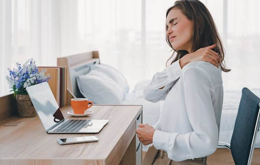 Como evitar dores nas costas no home office